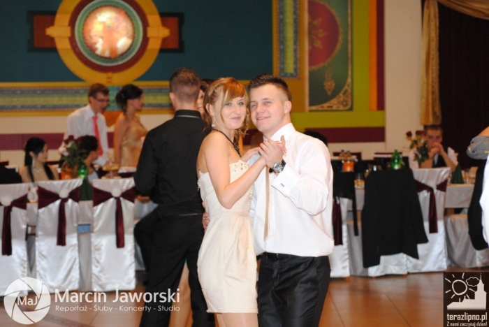 Zobacz jak bawili się maturzyści w Skępem - fotoreportaż