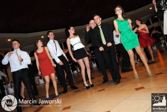 Zobacz jak bawili się maturzyści w Skępem - fotoreportaż