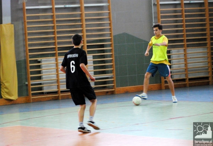 Fotorelacja z turnieju piłki nożnej w gimnazjum - zdjęcia