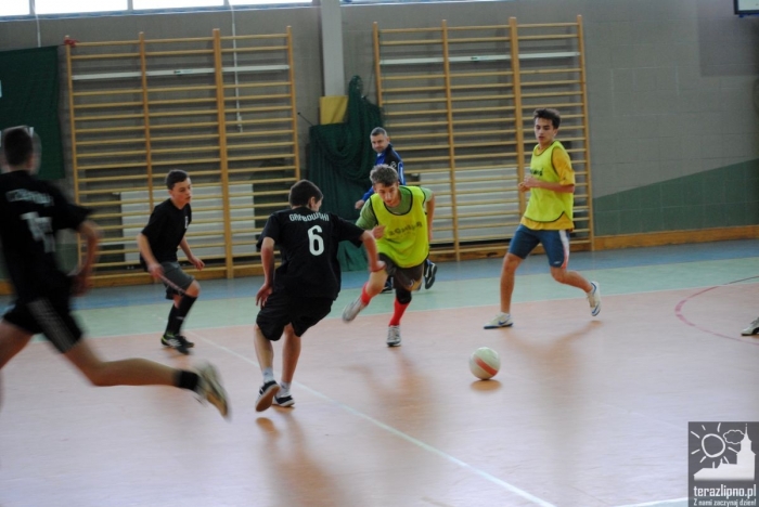 Fotorelacja z turnieju piłki nożnej w gimnazjum - zdjęcia