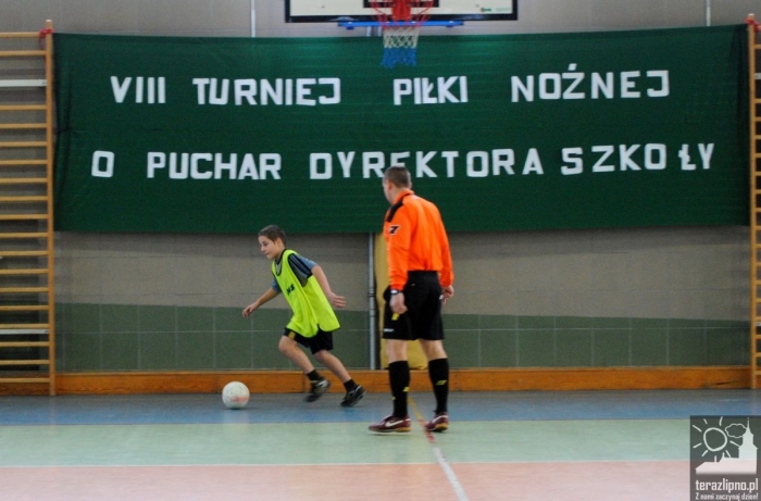 Fotorelacja z turnieju piłki nożnej w gimnazjum - zdjęcia