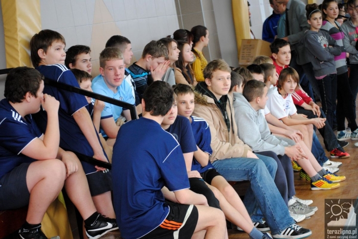 Fotorelacja z turnieju piłki nożnej w gimnazjum - zdjęcia