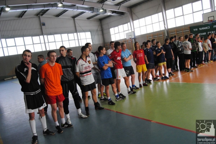 Fotorelacja z turnieju piłki nożnej w gimnazjum - zdjęcia