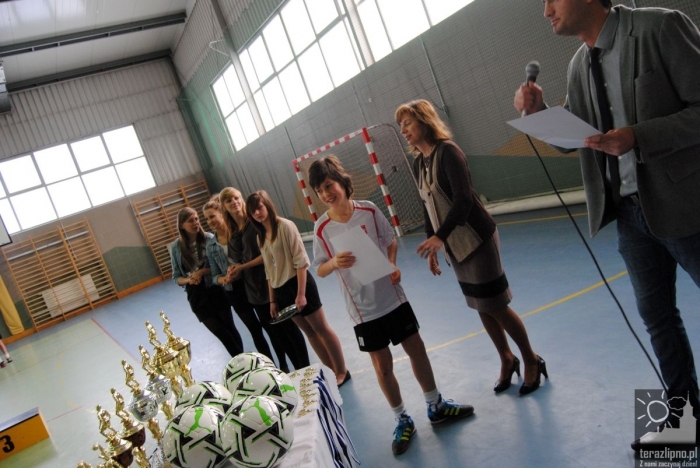 Fotorelacja z turnieju piłki nożnej w gimnazjum - zdjęcia