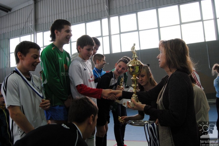 Fotorelacja z turnieju piłki nożnej w gimnazjum - zdjęcia