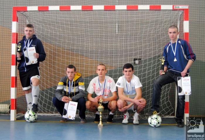 Fotorelacja z turnieju piłki nożnej w gimnazjum - zdjęcia