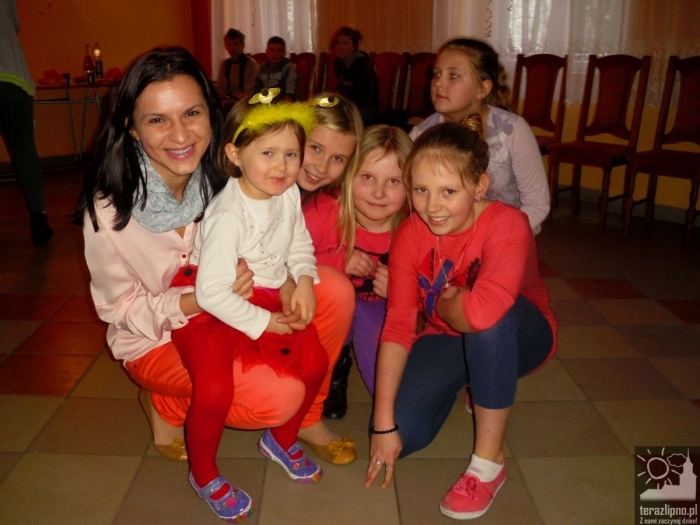 Bal maskowy z funkcjonariuszami - fotoreportaż