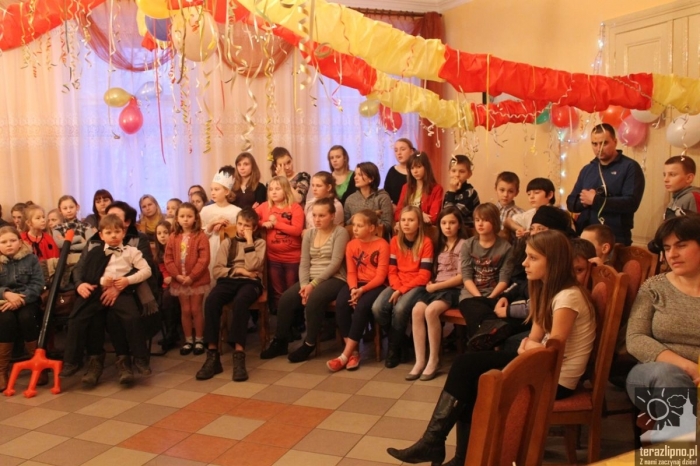 Bal maskowy z funkcjonariuszami - fotoreportaż