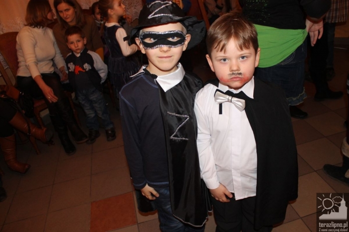 Bal maskowy z funkcjonariuszami - fotoreportaż