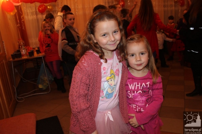 Bal maskowy z funkcjonariuszami - fotoreportaż