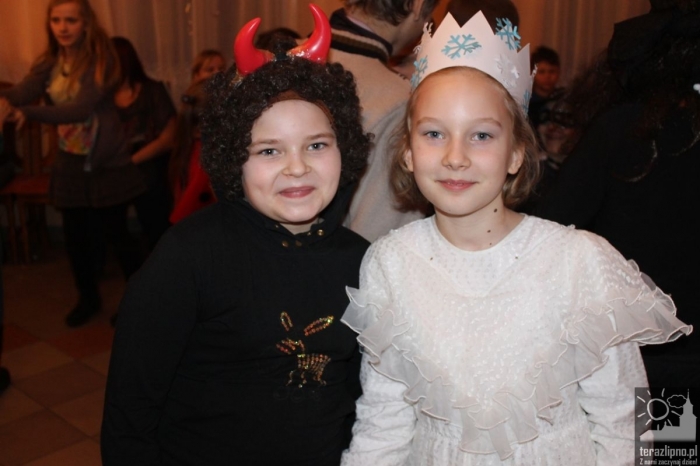 Bal maskowy z funkcjonariuszami - fotoreportaż