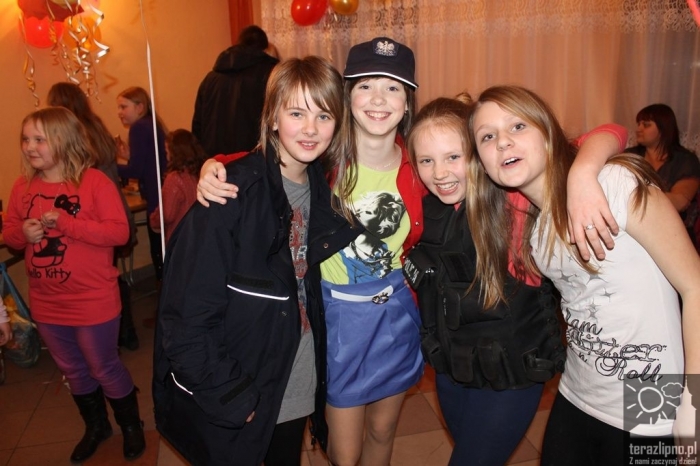 Bal maskowy z funkcjonariuszami - fotoreportaż