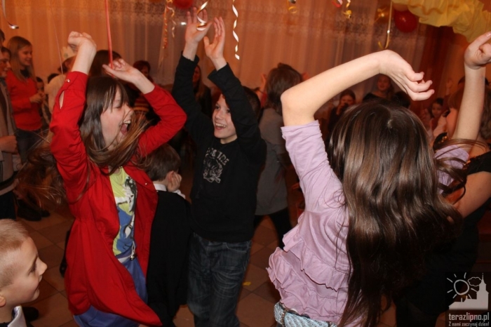 Bal maskowy z funkcjonariuszami - fotoreportaż