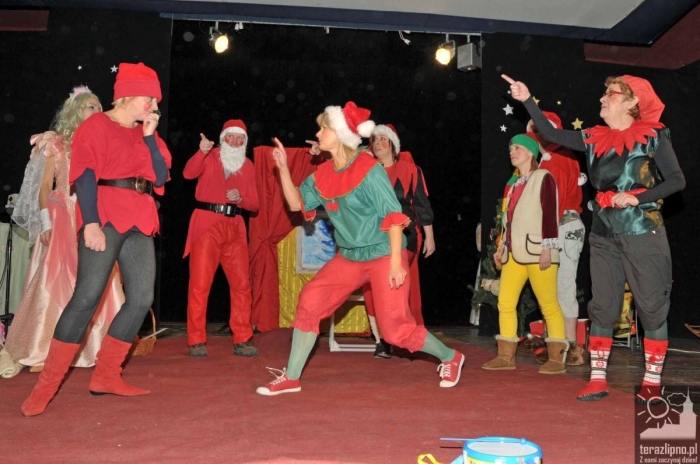 Nauczyciele trójki zagrali dla Ewy - fotoreportaż