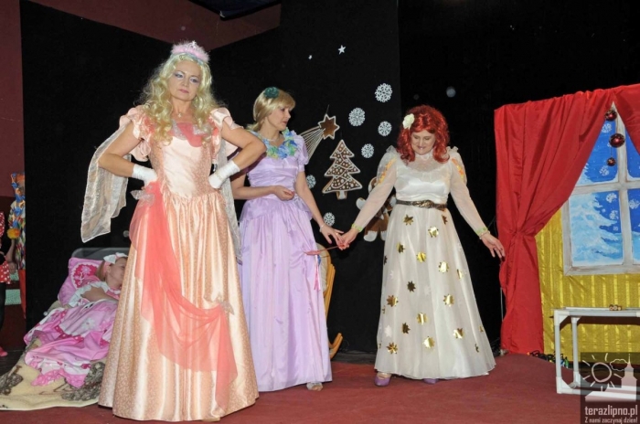 Nauczyciele trójki zagrali dla Ewy - fotoreportaż