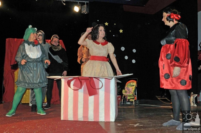 Nauczyciele trójki zagrali dla Ewy - fotoreportaż