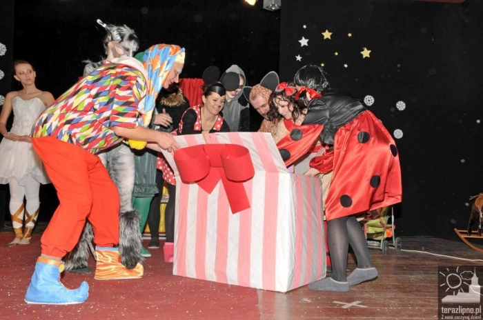 Nauczyciele trójki zagrali dla Ewy - fotoreportaż