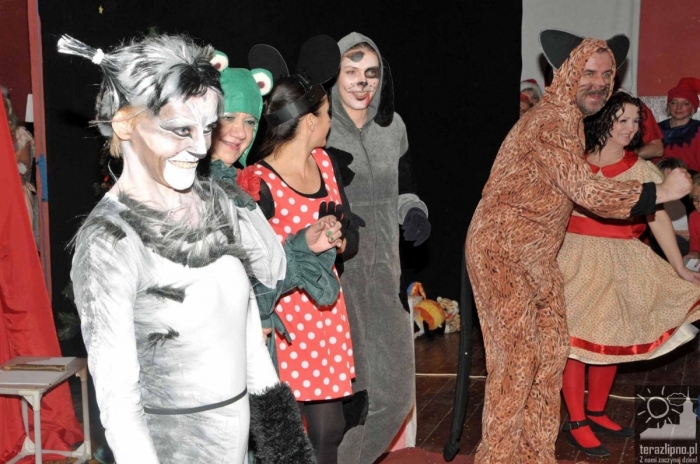 Nauczyciele trójki zagrali dla Ewy - fotoreportaż