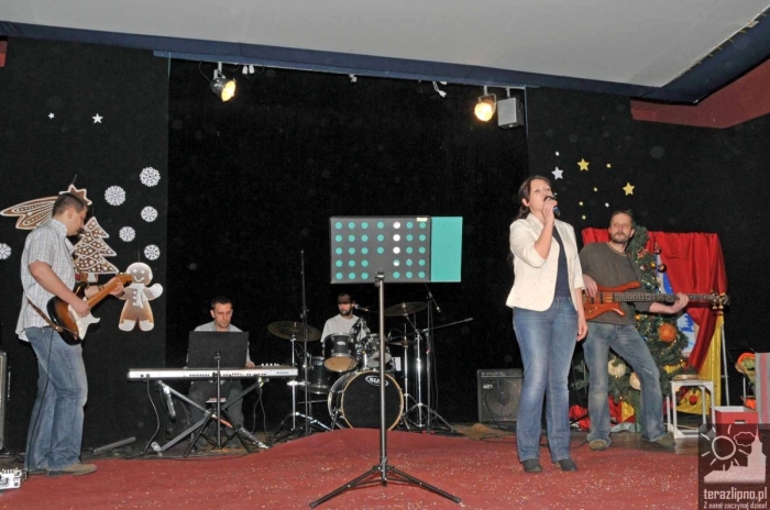 Nauczyciele trójki zagrali dla Ewy - fotoreportaż