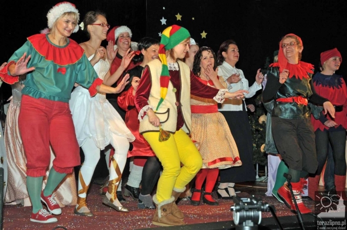 Nauczyciele trójki zagrali dla Ewy - fotoreportaż