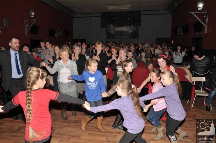 Nauczyciele trójki zagrali dla Ewy - fotoreportaż