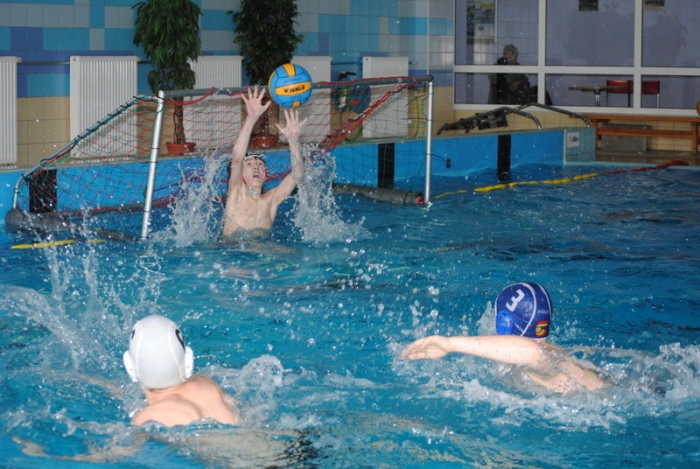 Turniej piłki wodnej. Dwie wygrane naszych - fotoreportaż