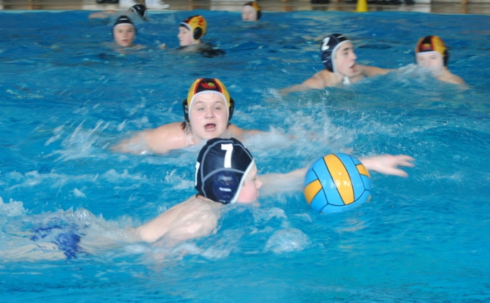 Turniej piłki wodnej. Dwie wygrane naszych - fotoreportaż