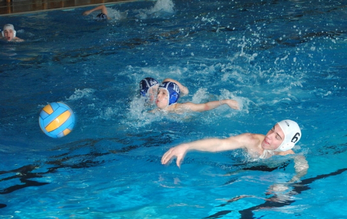 Turniej piłki wodnej. Dwie wygrane naszych - fotoreportaż