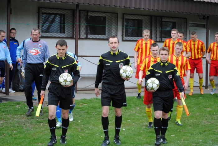 Zostawili na boisku serce i zdobyli wyjazdowe trzy punkty! - fotoreportaż