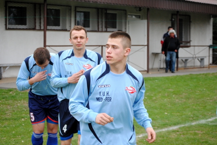 Zostawili na boisku serce i zdobyli wyjazdowe trzy punkty! - fotoreportaż