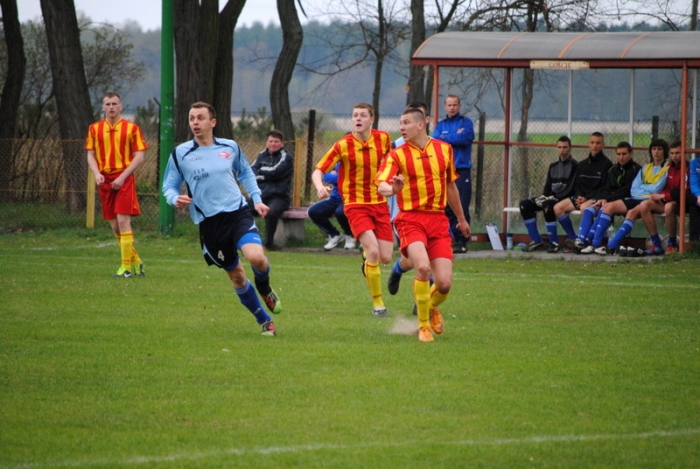 Zostawili na boisku serce i zdobyli wyjazdowe trzy punkty! - fotoreportaż