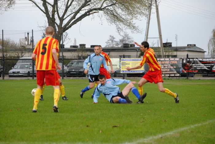 Zostawili na boisku serce i zdobyli wyjazdowe trzy punkty! - fotoreportaż