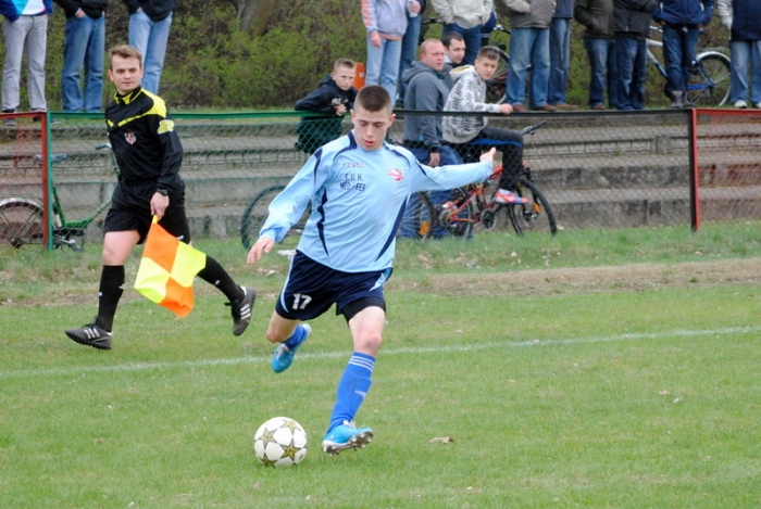 Zostawili na boisku serce i zdobyli wyjazdowe trzy punkty! - fotoreportaż