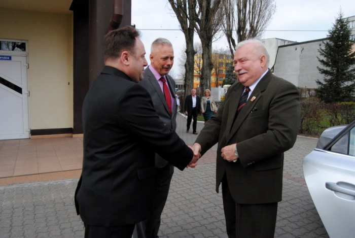 Prezydent spotkał się z uczniami. Zwiedził również szpital - fotoreportaż
