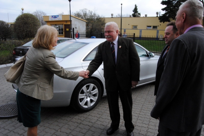 Prezydent spotkał się z uczniami. Zwiedził również szpital - fotoreportaż