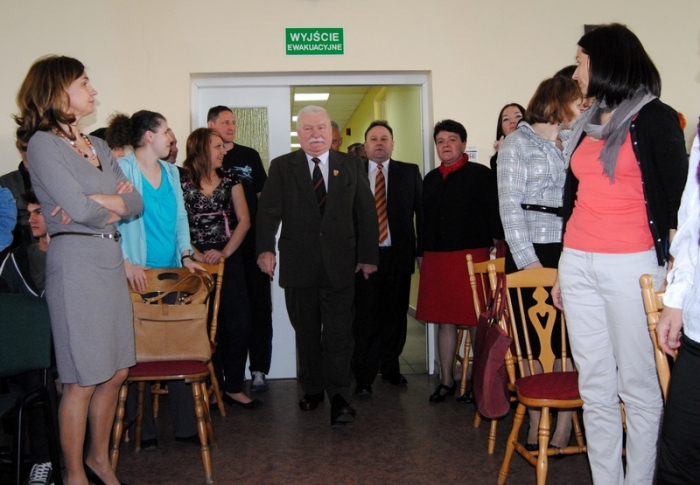 Prezydent spotkał się z uczniami. Zwiedził również szpital - fotoreportaż