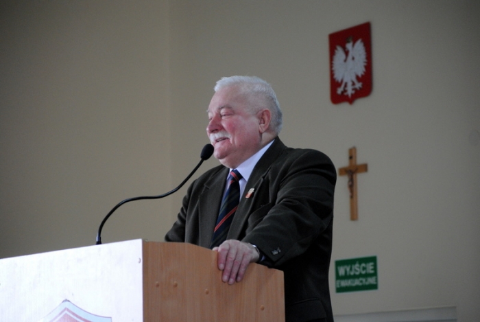 Prezydent spotkał się z uczniami. Zwiedził również szpital - fotoreportaż