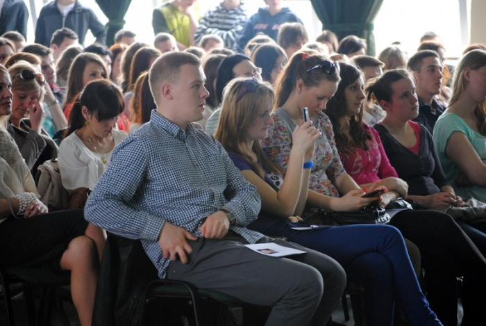 Prezydent spotkał się z uczniami. Zwiedził również szpital - fotoreportaż