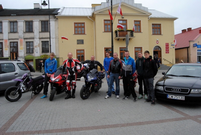 Święto flagi państwowej! Biało - czerwono na Placu Dekerta - fotoreportaż