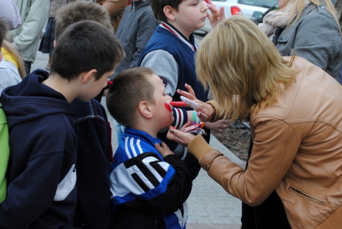Święto flagi państwowej! Biało - czerwono na Placu Dekerta - fotoreportaż