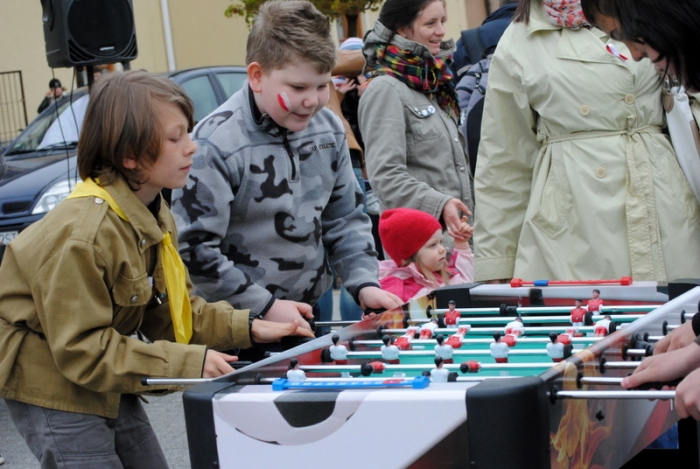 Święto flagi państwowej! Biało - czerwono na Placu Dekerta - fotoreportaż