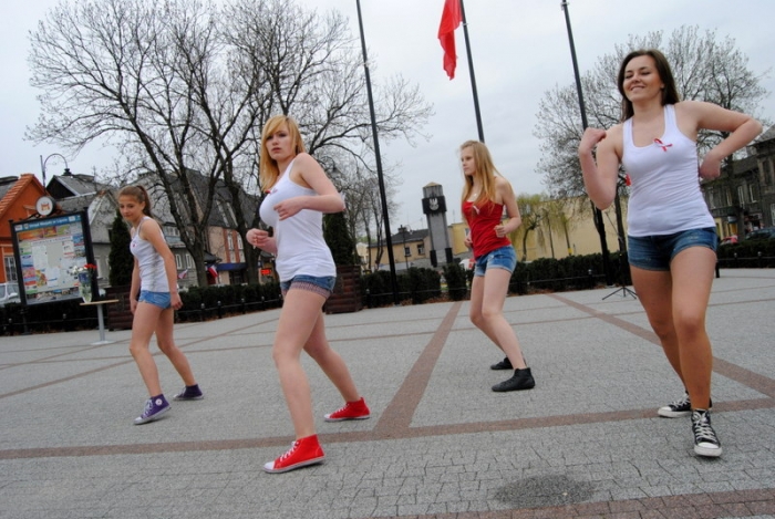 Święto flagi państwowej! Biało - czerwono na Placu Dekerta - fotoreportaż