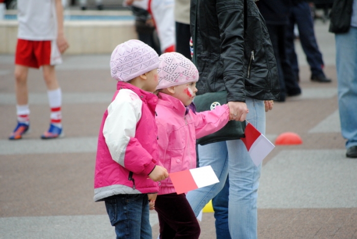 Święto flagi państwowej! Biało - czerwono na Placu Dekerta - fotoreportaż