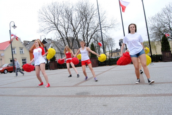 Święto flagi państwowej! Biało - czerwono na Placu Dekerta - fotoreportaż