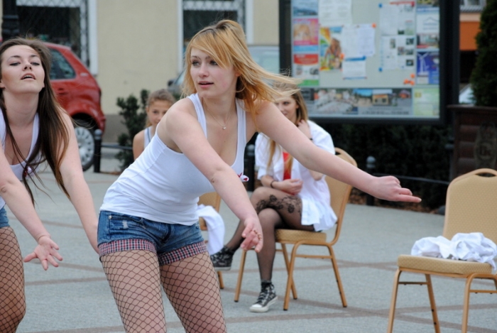 Święto flagi państwowej! Biało - czerwono na Placu Dekerta - fotoreportaż