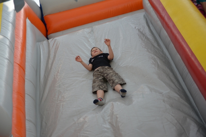 Piknik rodzinny na osiedlu kwiatów - fotoreportaż