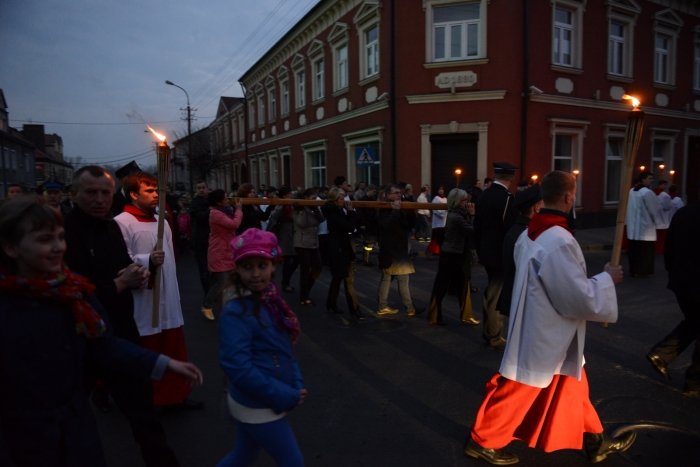 Miejska Droga Krzyżowa - fotoreportaż