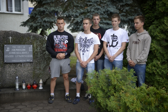 Oddali hołd w godzinę 