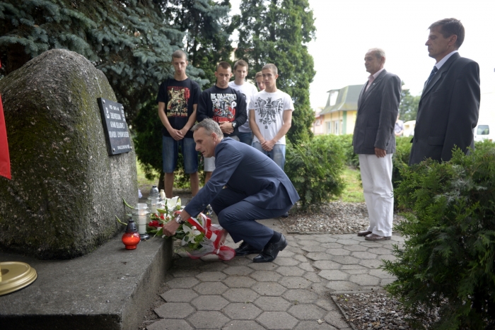 Oddali hołd w godzinę 