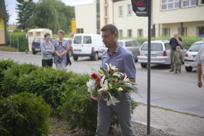Oddali hołd w godzinę 